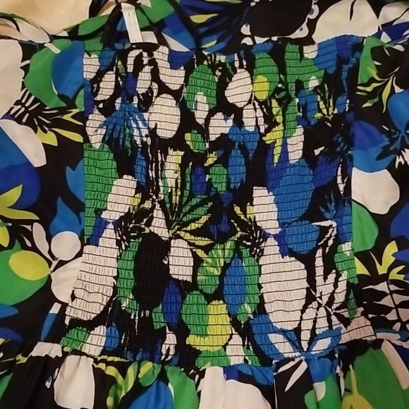 Dress - Picture 3 of 5